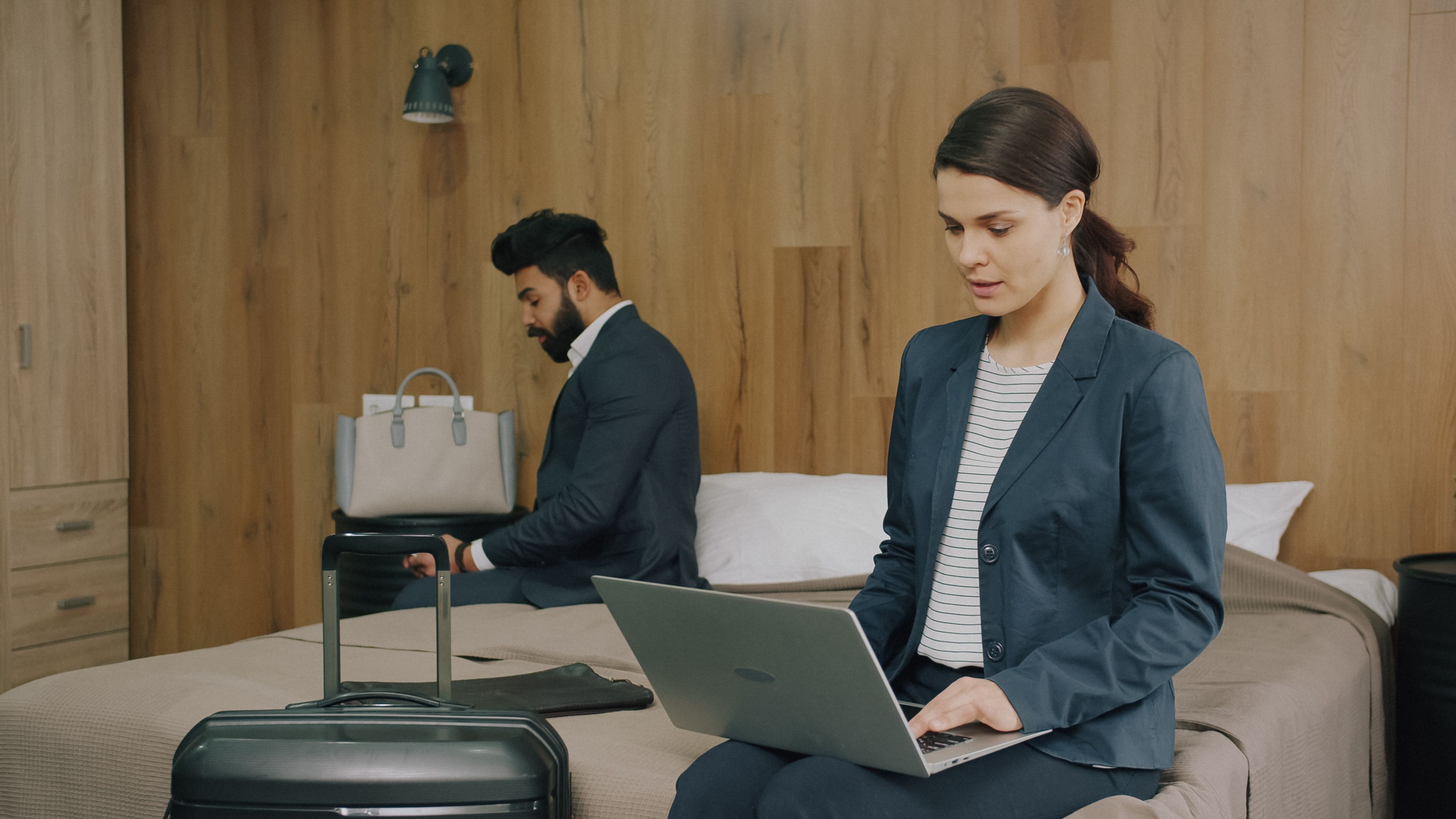 Why Your Next Business Trip Should Be a Housestay, Not a Hotel